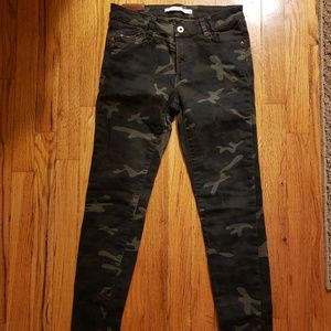 Zara Trafaluc High Rise Camo Jeans